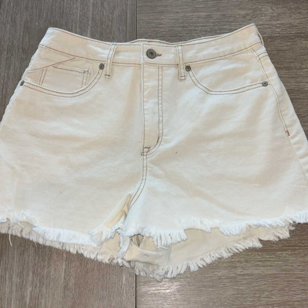 Scoop Cut Off Denim Shorts